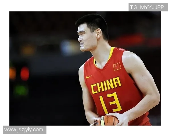 姚明霸气操作引发热议球场内外展现领袖风范与影响力 姚明霸气操作引发热议球场内外展现领袖风范与影响力