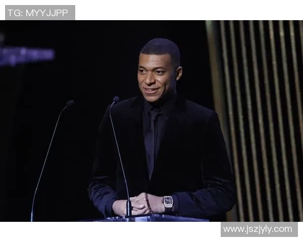 巴黎姆巴佩荣获2021年度金球奖,成史上最年轻得主 巴黎姆巴佩荣获2021年度金球奖,成史上最年轻得主